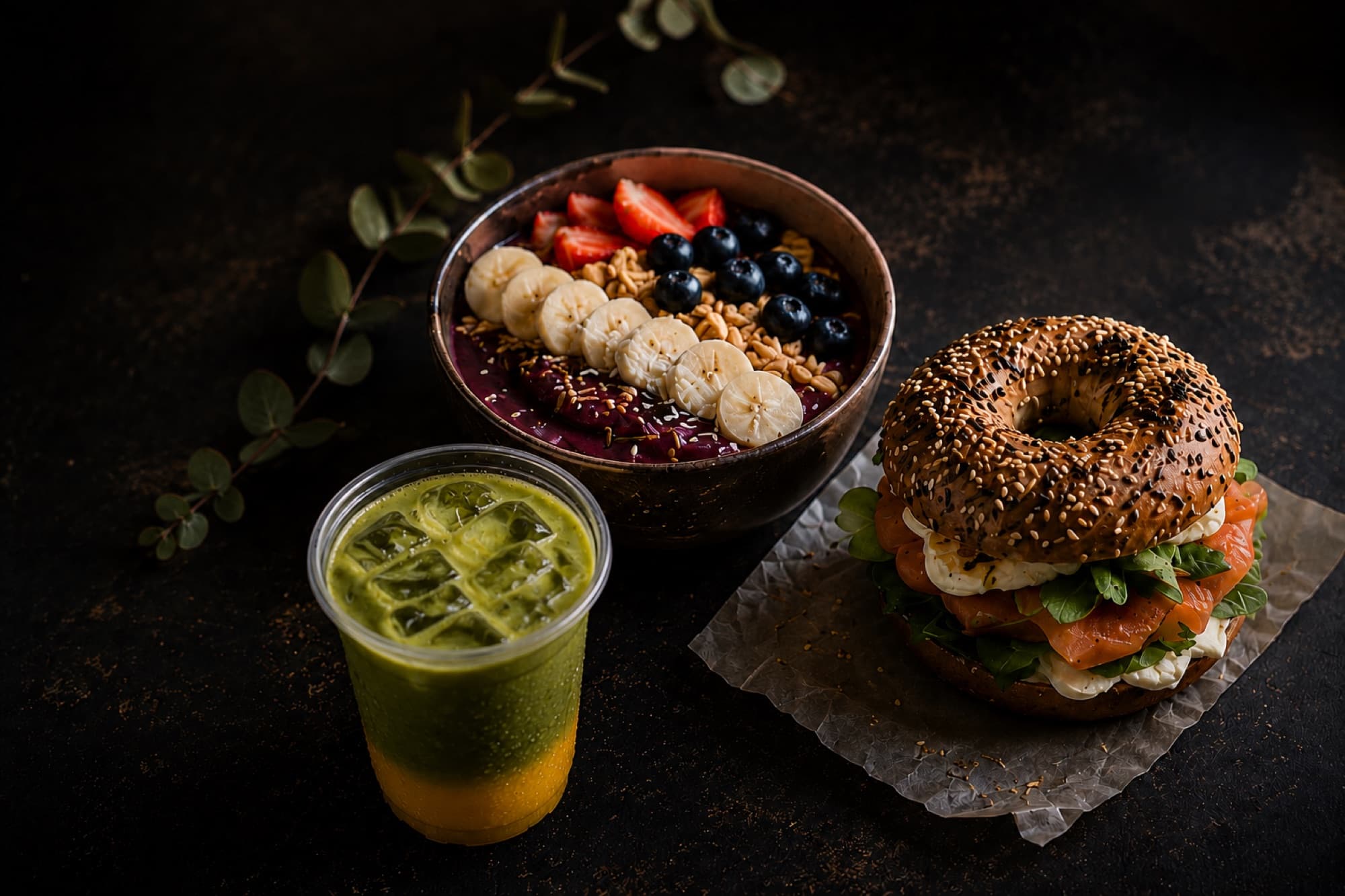 Açaí Bowl, Matcha-Smoothie und Signature Bagel bei Café Grandaire am Alexanderplatz